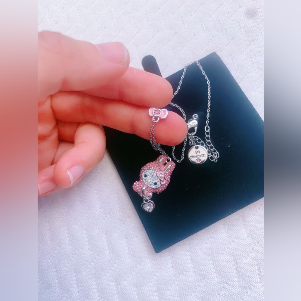 Hello Kitty Swarovski Pink Heart Pendant Necklace
Rhinestone Love Fashion